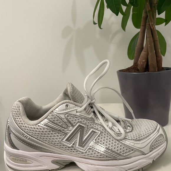 New Balance Shoes - New Balance 740v2 Shoes White Silver Reflective | 5Y | Women 6.5